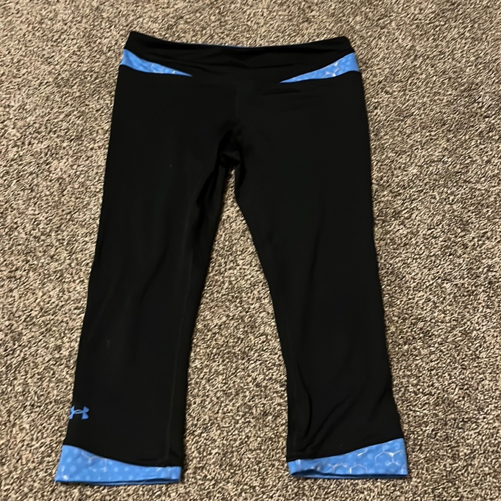 *5 for $15 Women’s small heat gear 3/4 length leggings